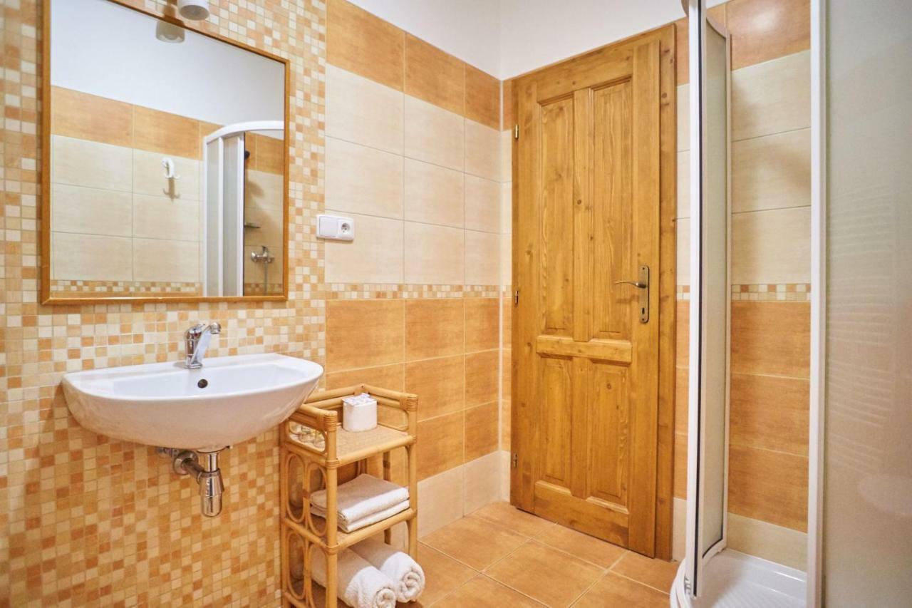 Restaurant Bobrovnik Penzión pre hostí 3*